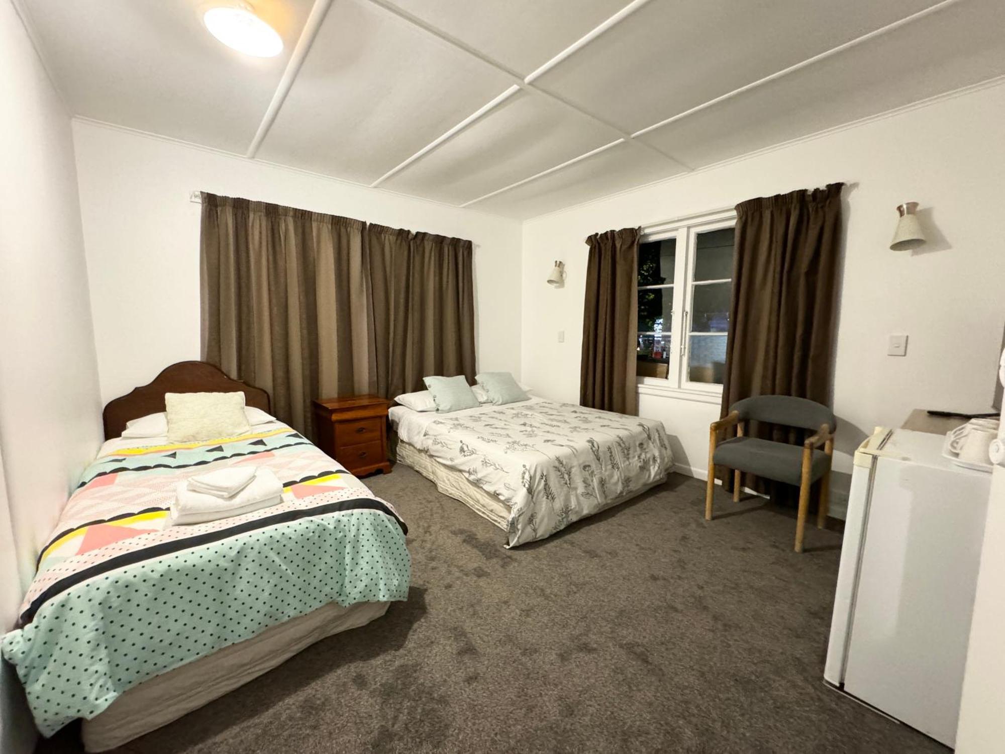 טאורנגה Rainbow Motel & Guest House מראה חיצוני תמונה